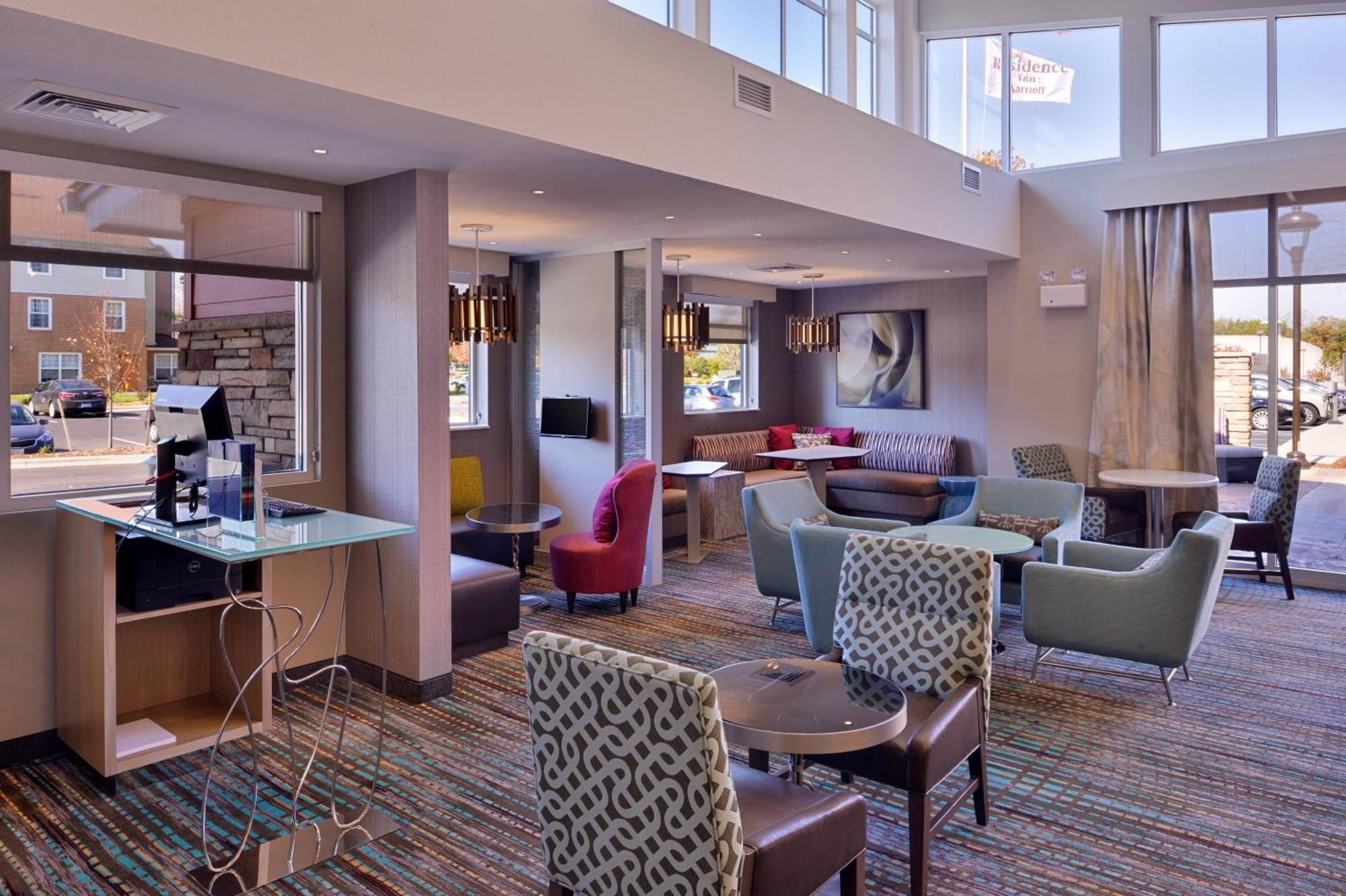 Residence Inn By Marriott Ист-Лансинг Экстерьер фото
